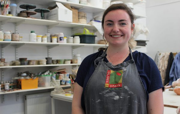 Sorcha-Pottery-volunteer